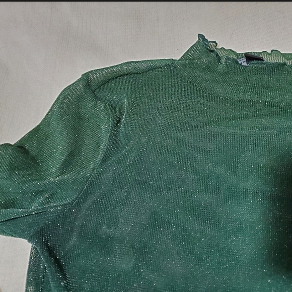 ❌️SOLD❌️Sheer Glitter Top - Picture 4 of 4